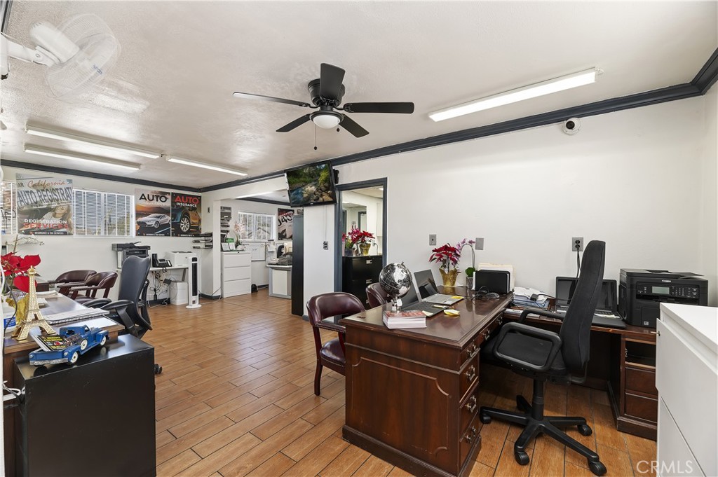 16870 Merrill Property Photo 13