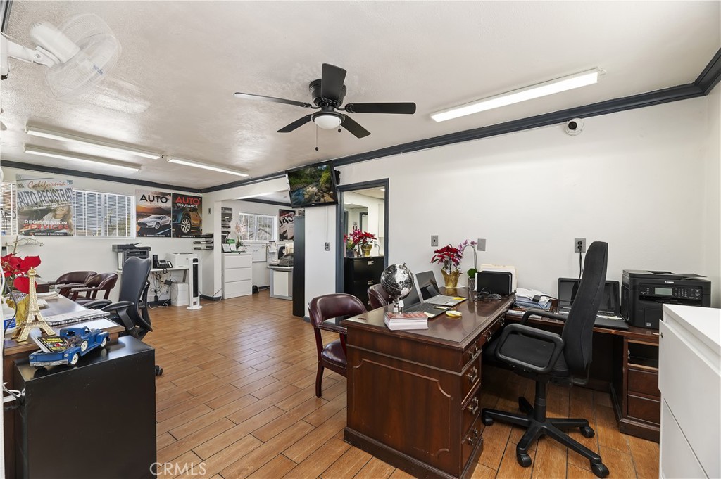 16870 Merrill Property Photo 13