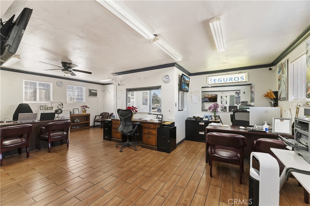 16870 Merrill Property Photo 18
