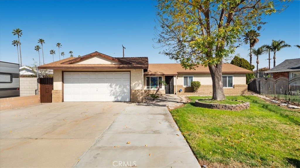 17526 Anastasia Court Property Photo 2