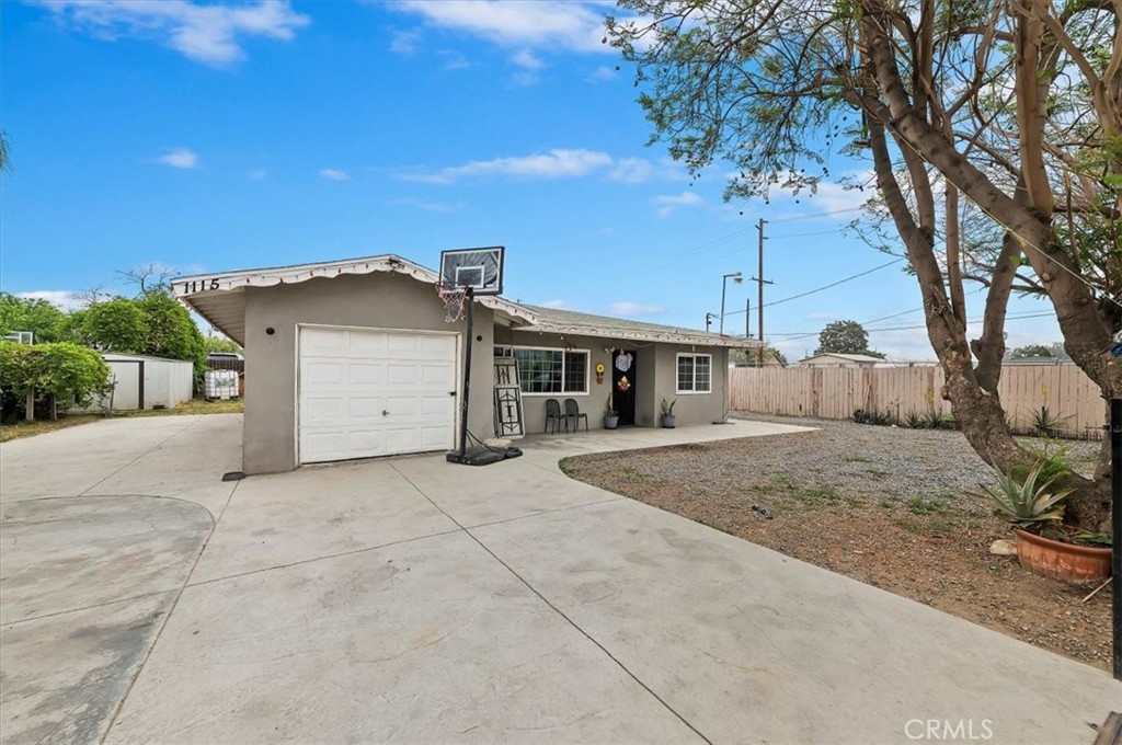 1115 S Washington Avenue Property Photo 3
