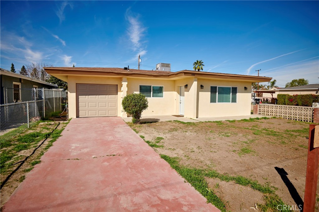 686 S J Street Property Photo 2