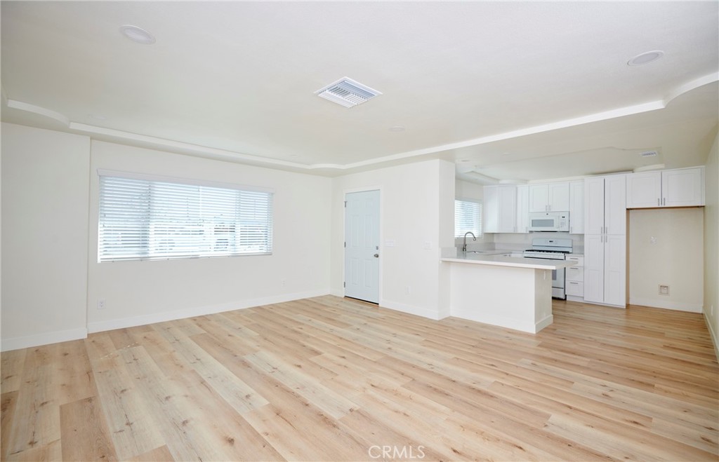 686 S J Street Property Photo 5