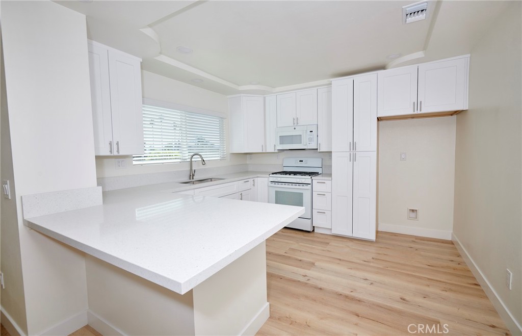 686 S J Street Property Photo 9