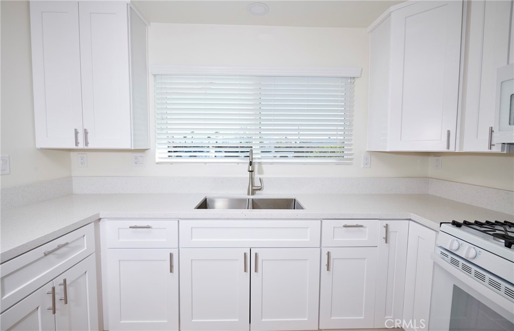 686 S J Street Property Photo 11