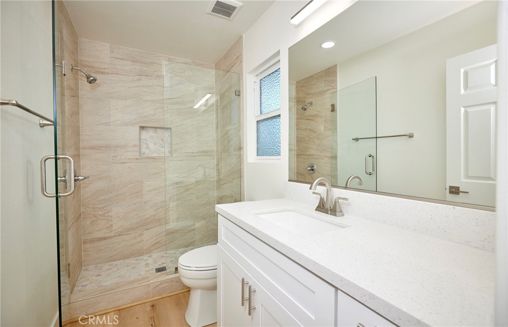 686 S J Street Property Photo 18