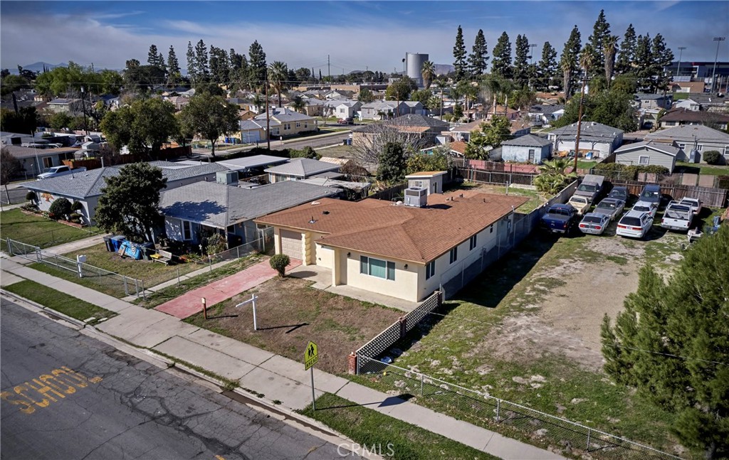 686 S J Street Property Photo 40
