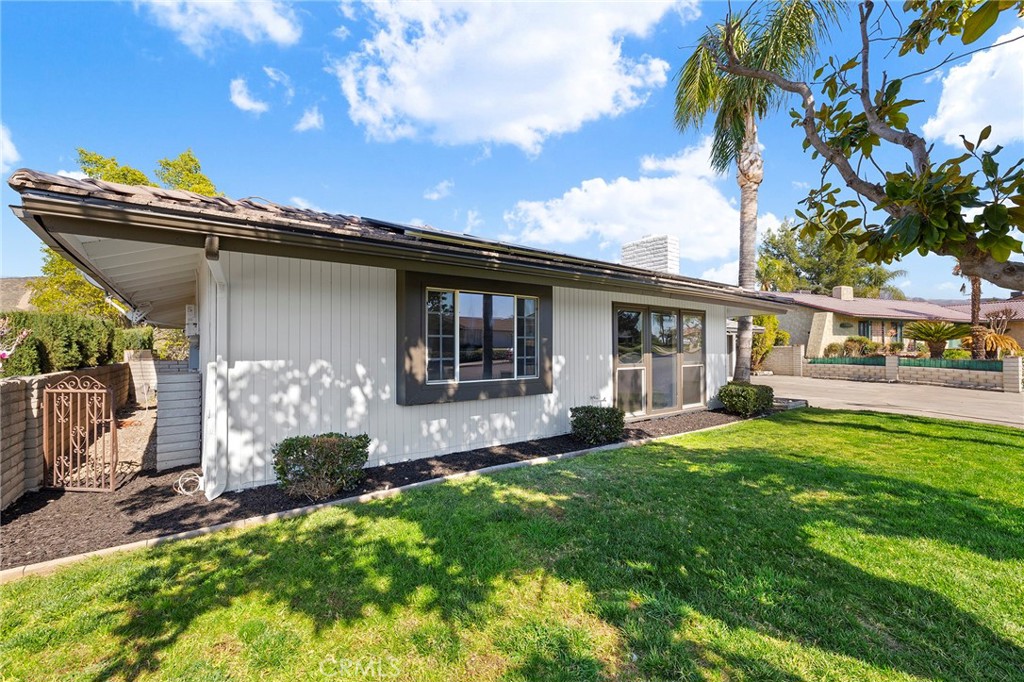 28404 Coachman Lane Property Photo 4