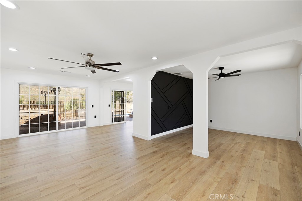 28404 Coachman Lane Property Photo 7