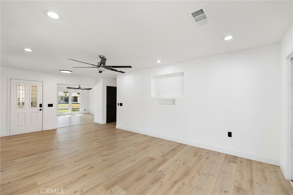 28404 Coachman Lane Property Photo 12