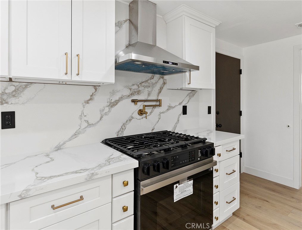 28404 Coachman Lane Property Photo 19