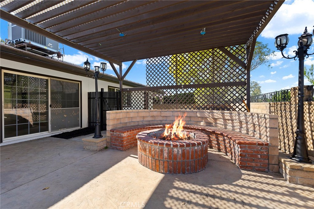 28404 Coachman Lane Property Photo 32