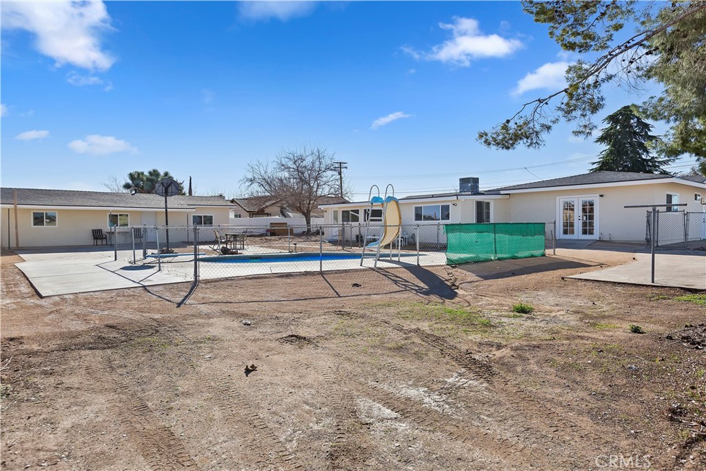 16628 Elm Street Property Photo 4