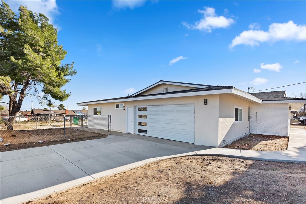 16628 Elm Street Property Photo 5