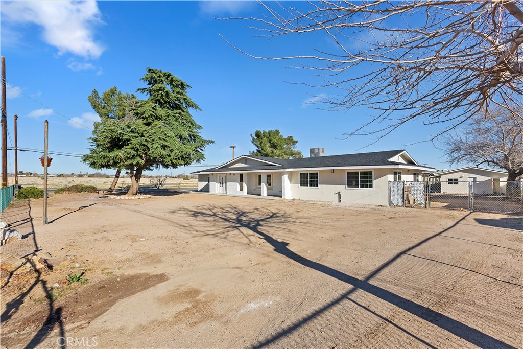 16628 Elm Street Property Photo 6