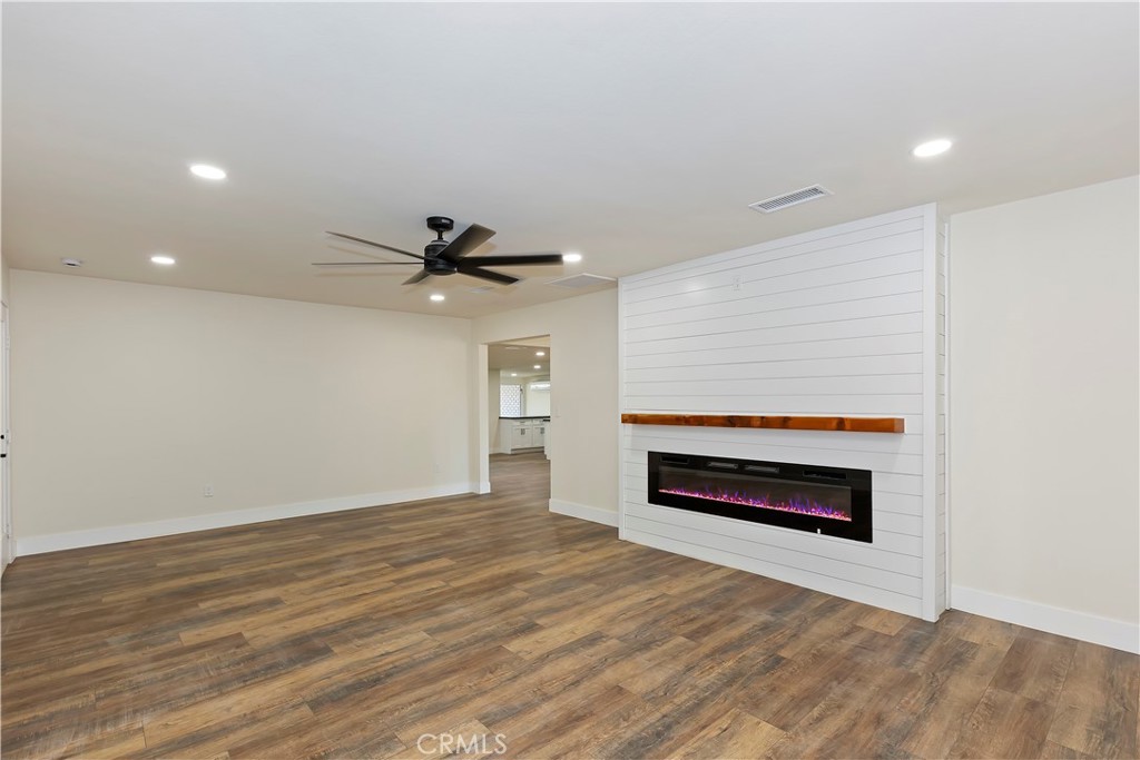 16628 Elm Street Property Photo 9