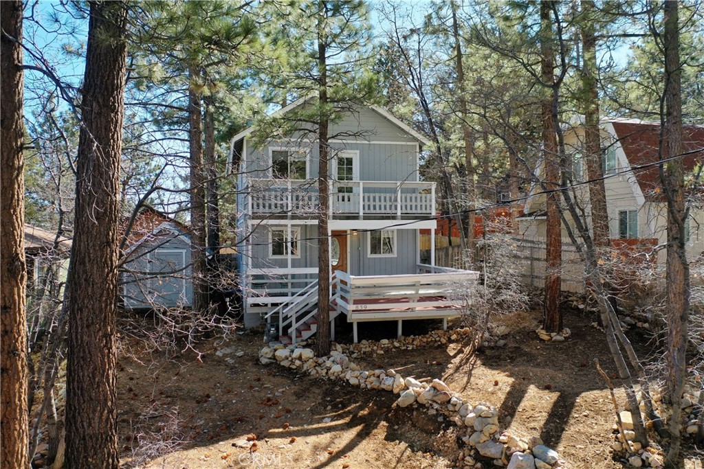 839 Spruce Lane Property Photo 3
