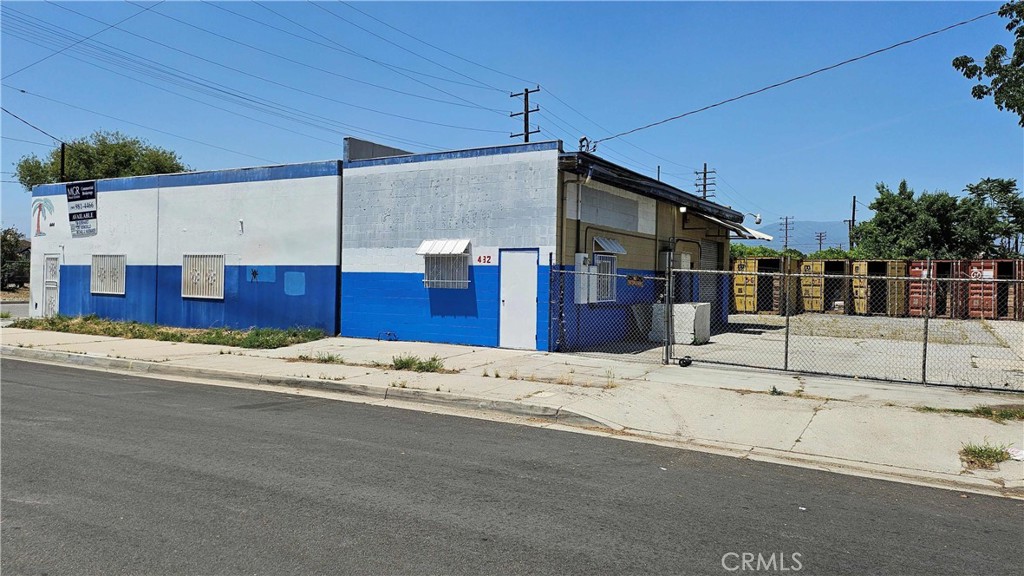 432 Oak Street Property Photo 1