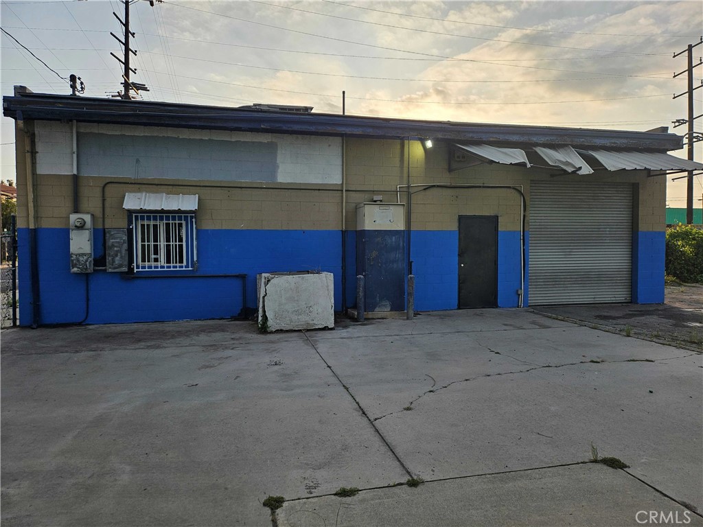 432 Oak Street Property Photo 3