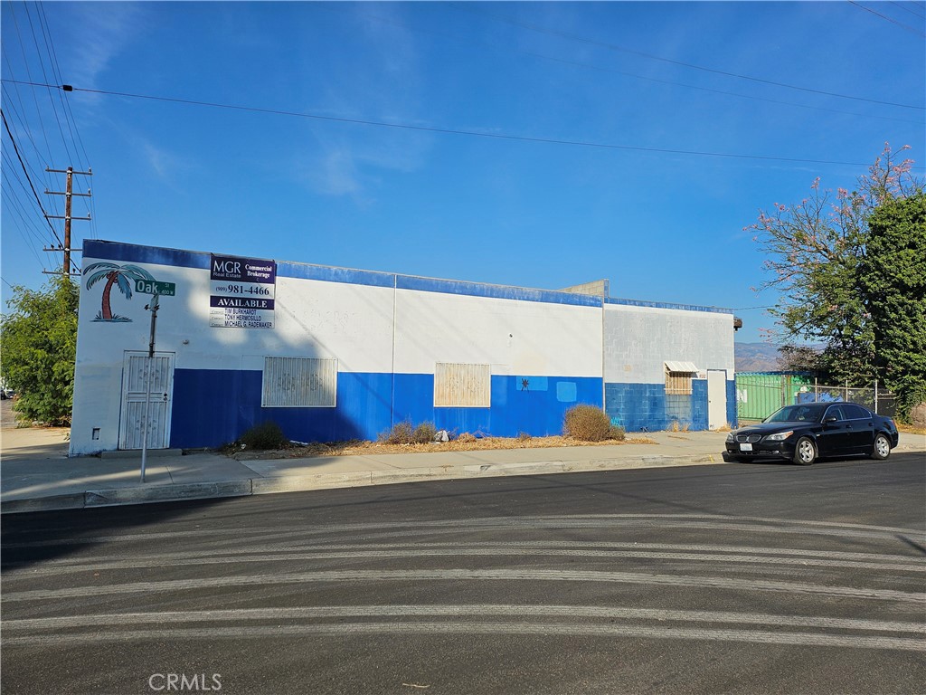 444 Oak Street Property Photo 2