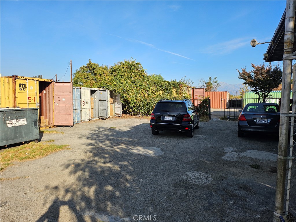 444 Oak Street Property Photo 3