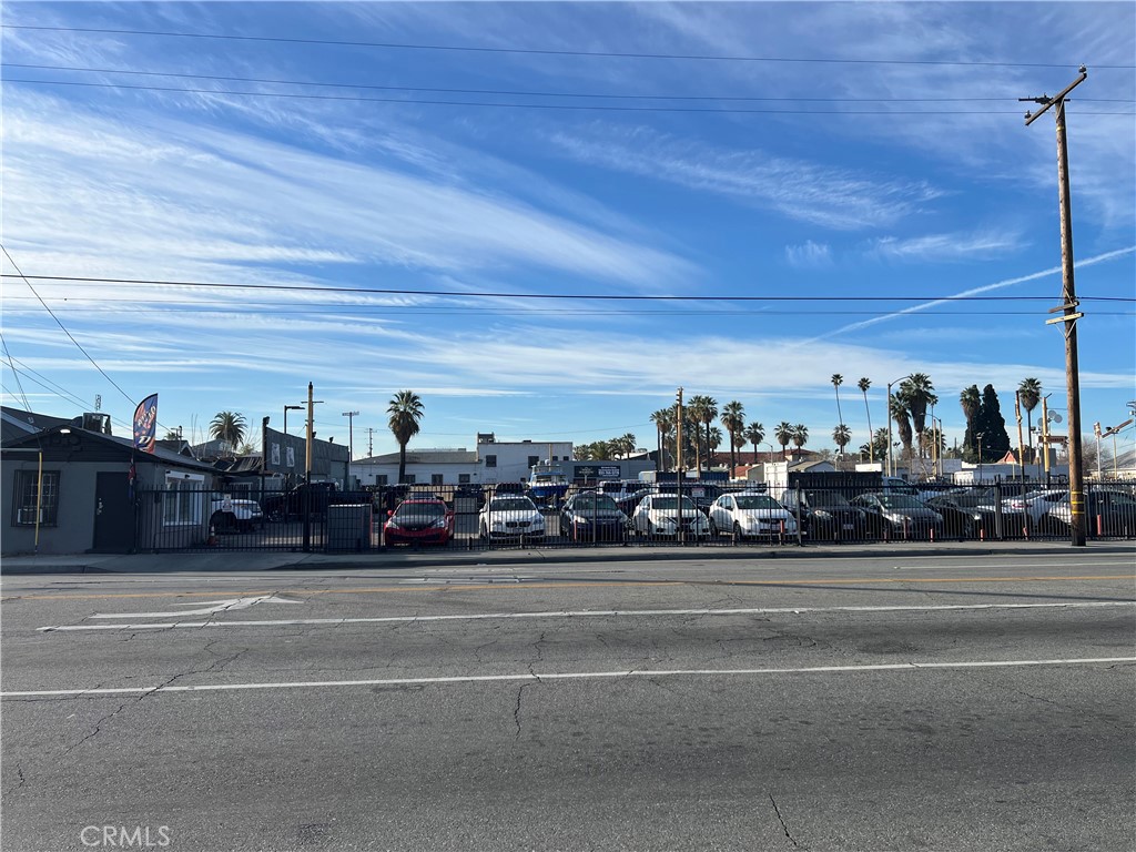 885 N E Street Property Photo 5