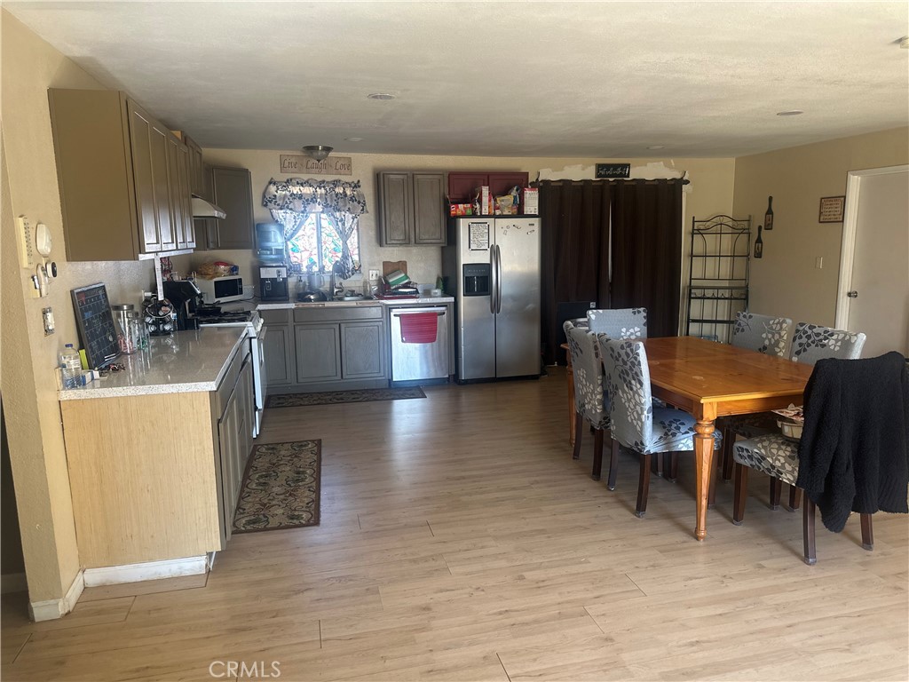 13970 Cajon Street Property Photo 8