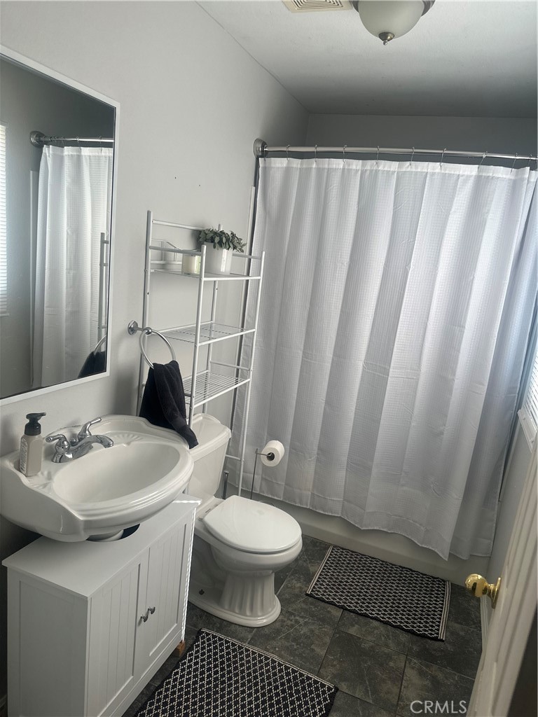 13970 Cajon Street Property Photo 11