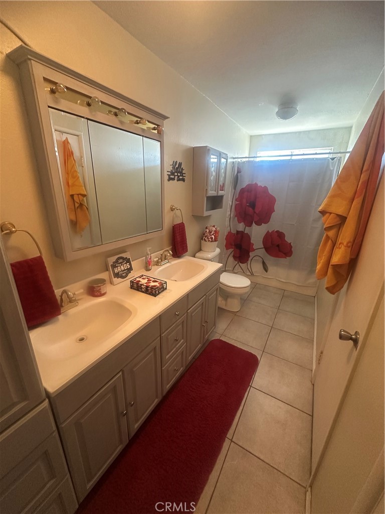 13970 Cajon Street Property Photo 12