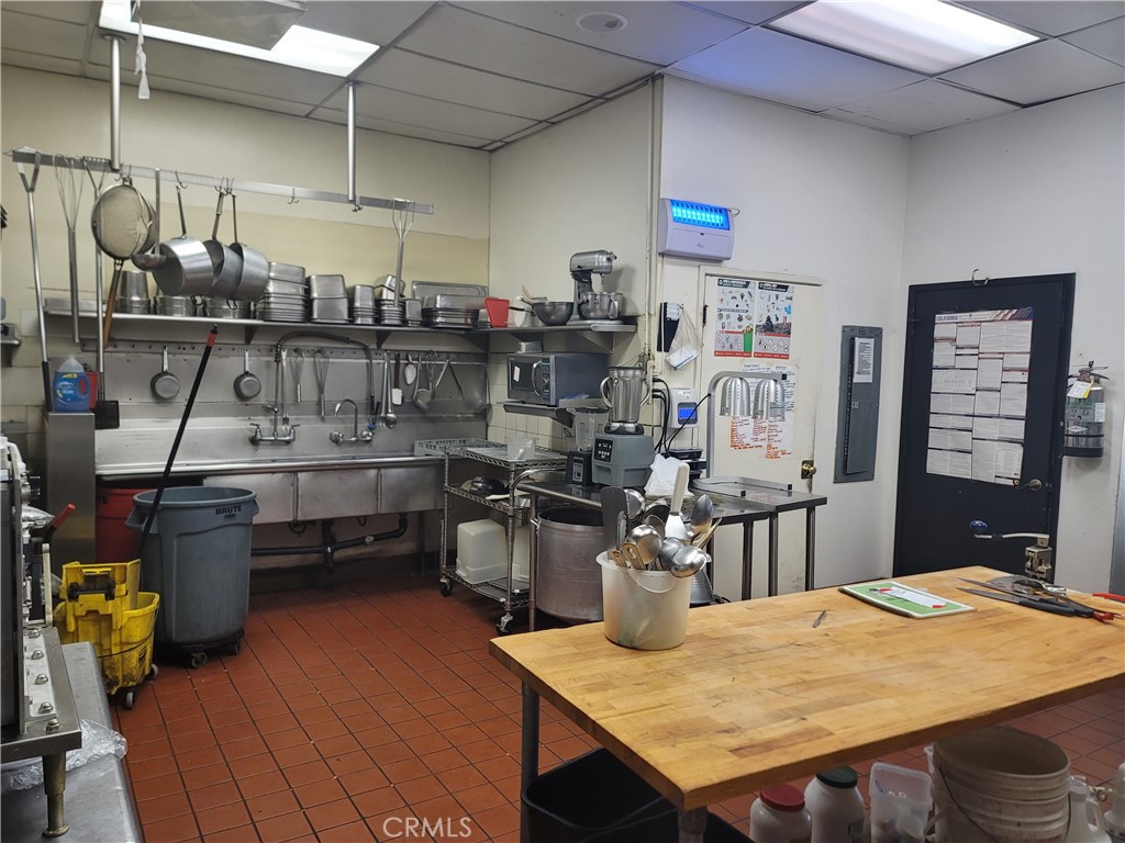Rosecrans Avenue Property Photo 9