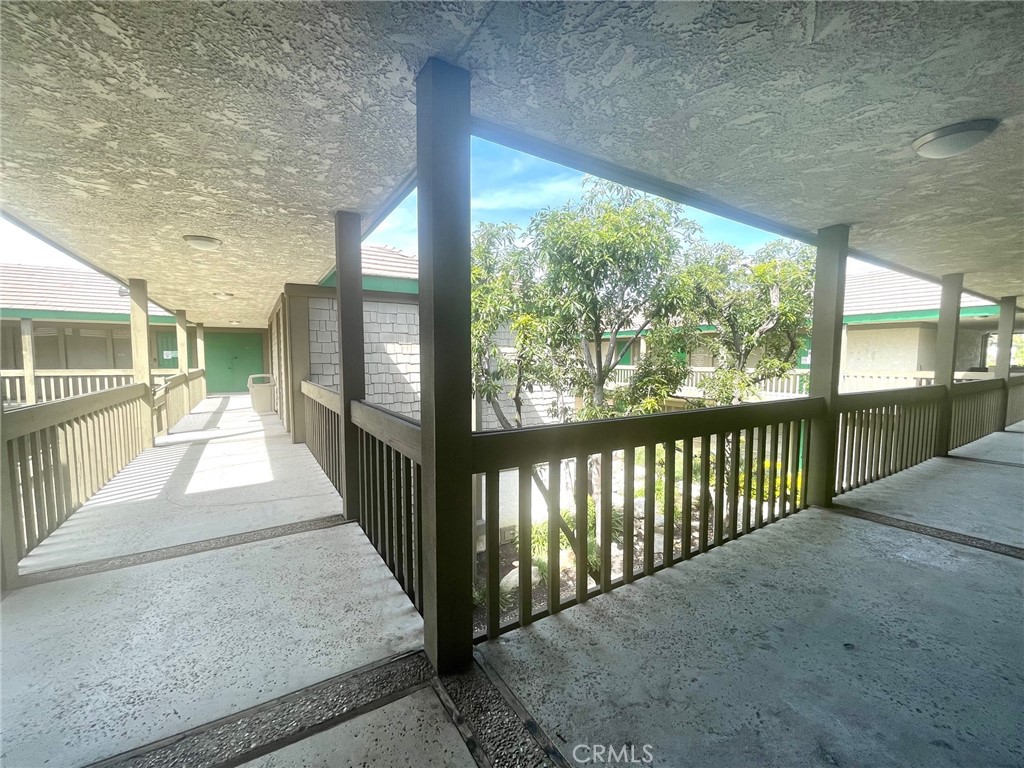 222 N Mountain Avenue Property Photo 3