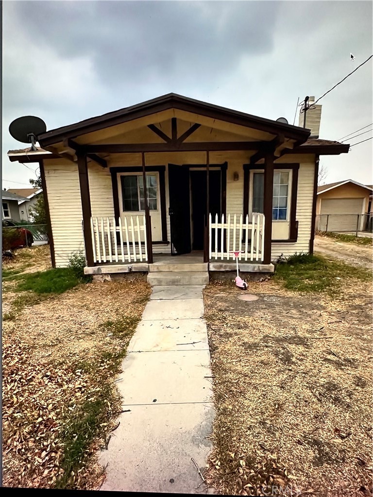 957 W 14th Street Property Photo