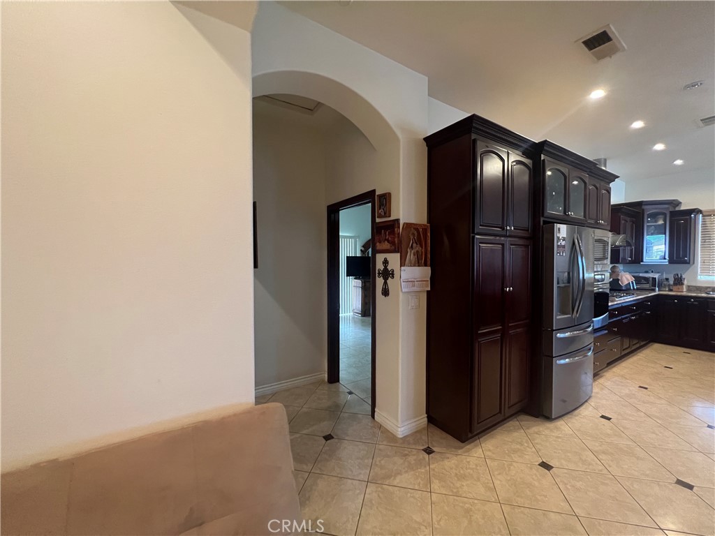 17305 Sage Avenue Property Photo 4