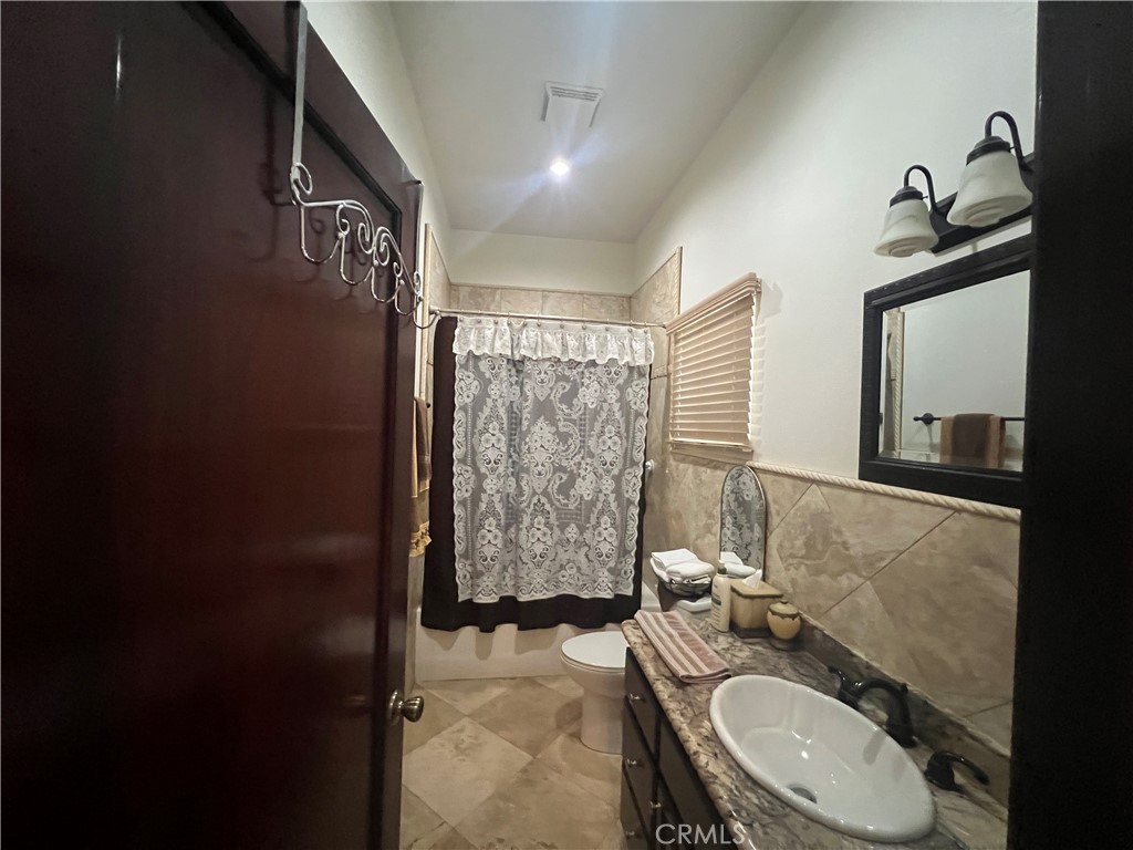 17305 Sage Avenue Property Photo 9