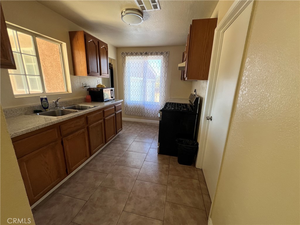 17305 Sage Avenue Property Photo 37