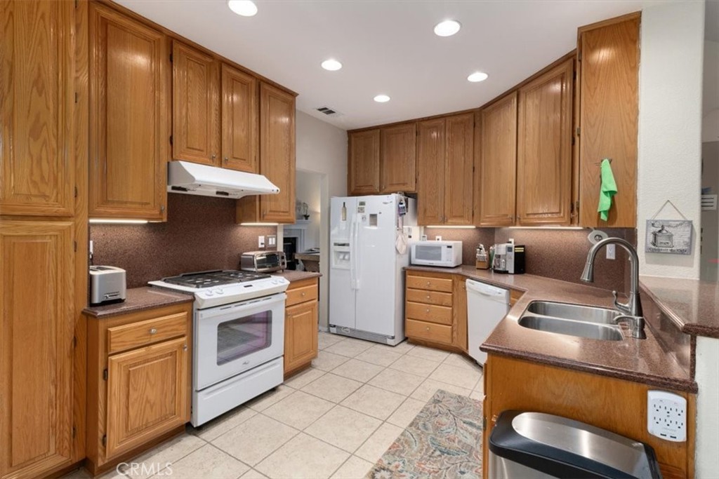 29124 Maplewood Place Property Photo 8
