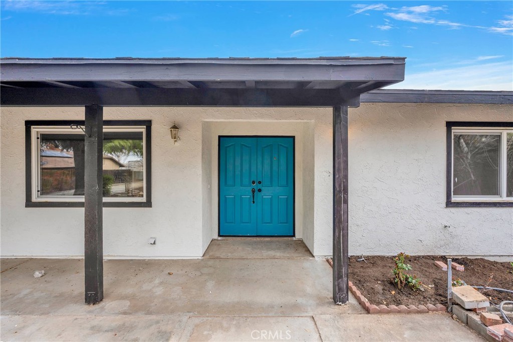 18297 Ranchero Road Property Photo 5