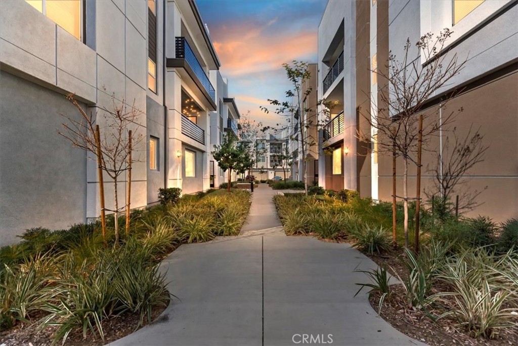 9363 Solaire Place Property Photo 4