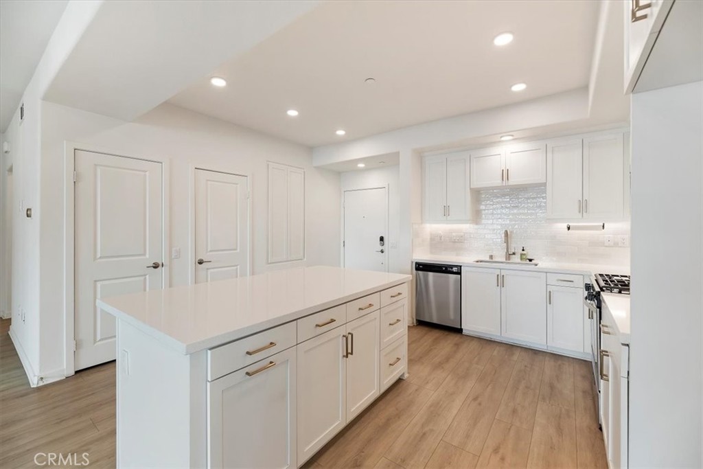 9363 Solaire Place Property Photo 6