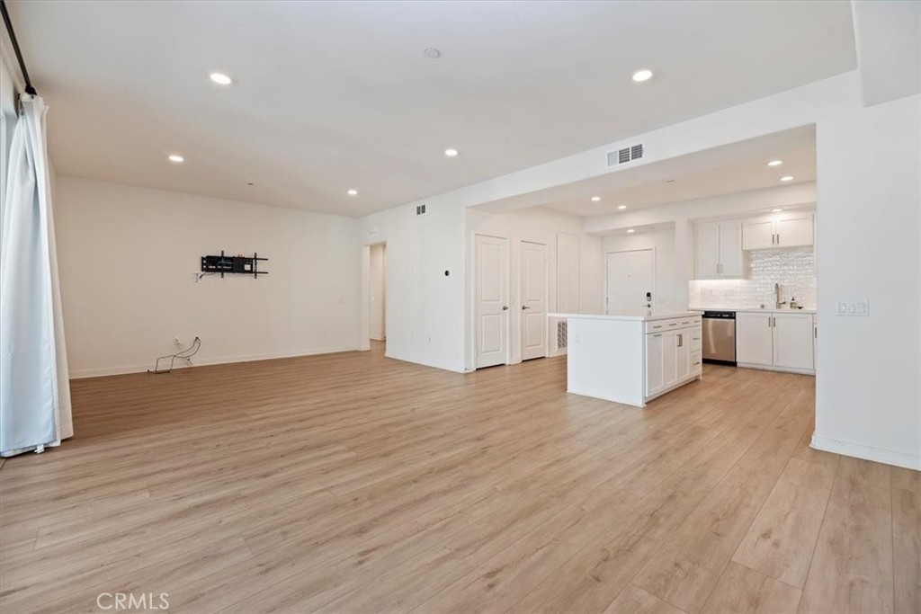 9363 Solaire Place Property Photo 11