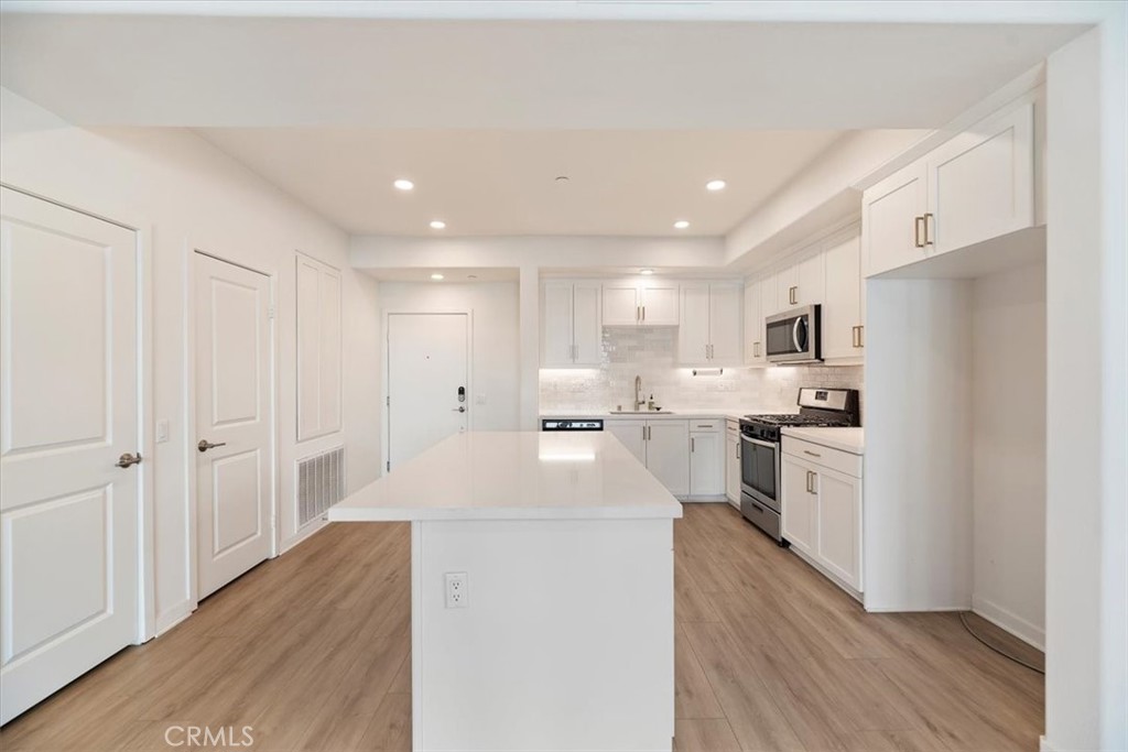 9363 Solaire Place Property Photo 16