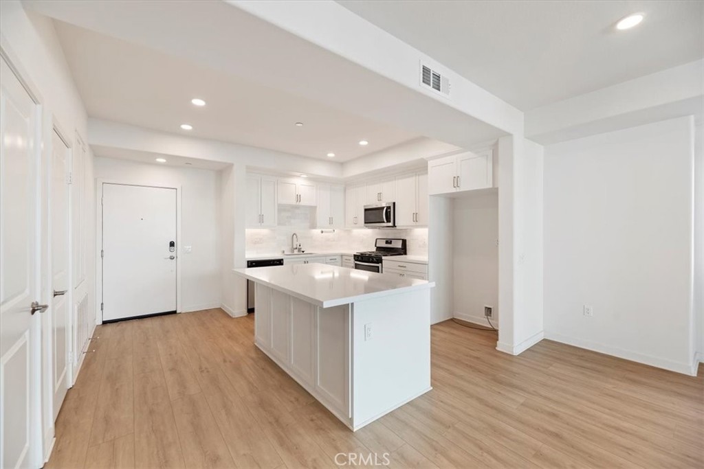 9363 Solaire Place Property Photo 17