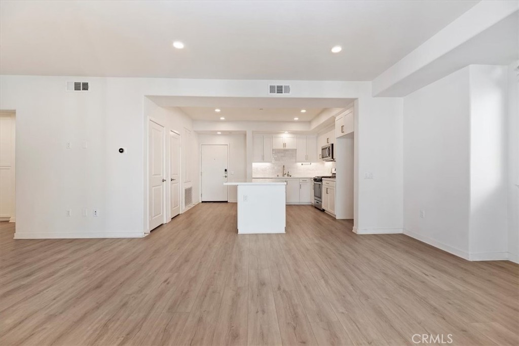 9363 Solaire Place Property Photo 18