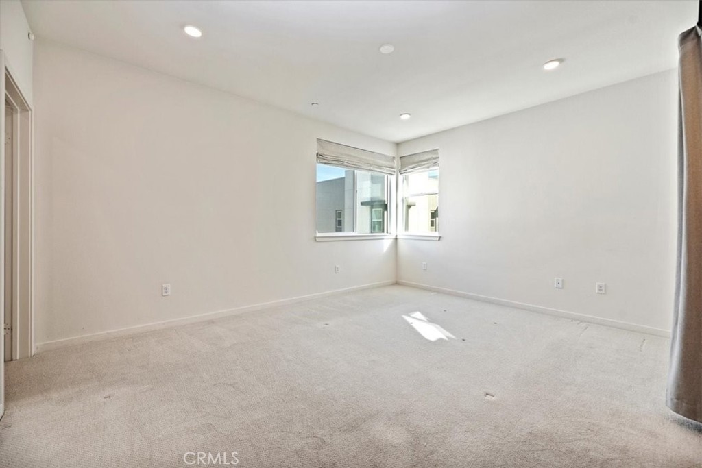 9363 Solaire Place Property Photo 22