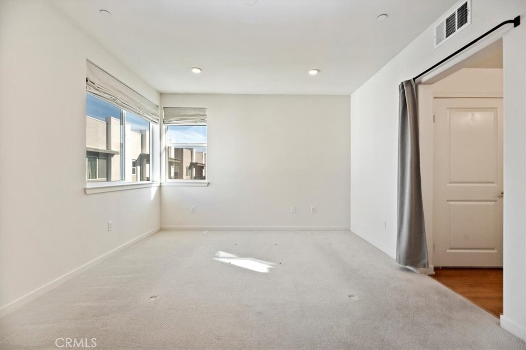 9363 Solaire Place Property Photo 23