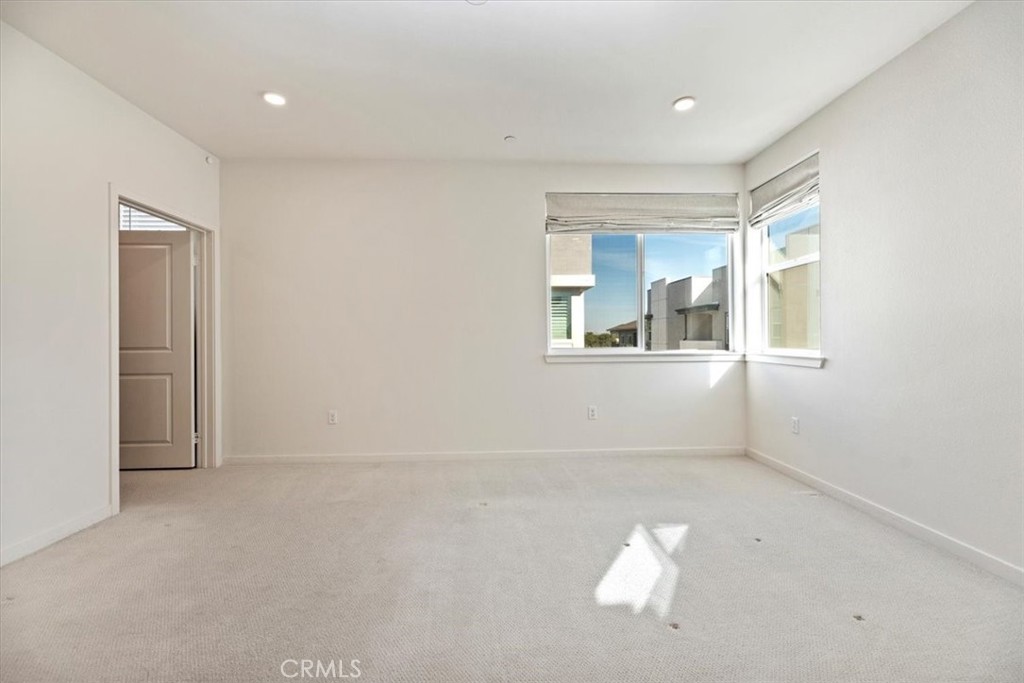9363 Solaire Place Property Photo 24