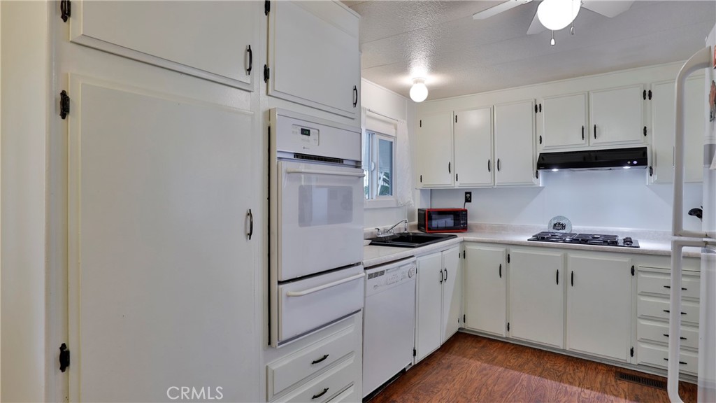 8651 Foothill Boulevard 50 Property Photo 15