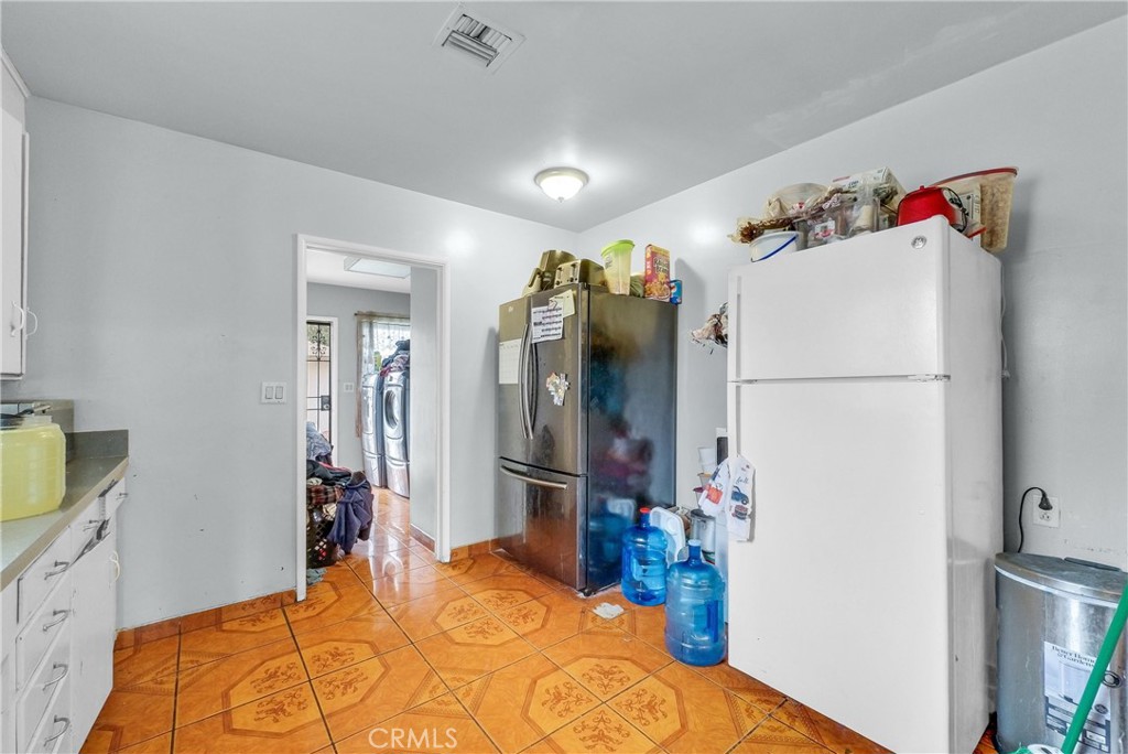 557 E Trenton Street Property Photo 11