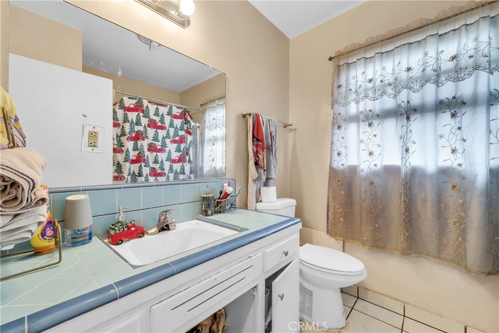 557 E Trenton Street Property Photo 16
