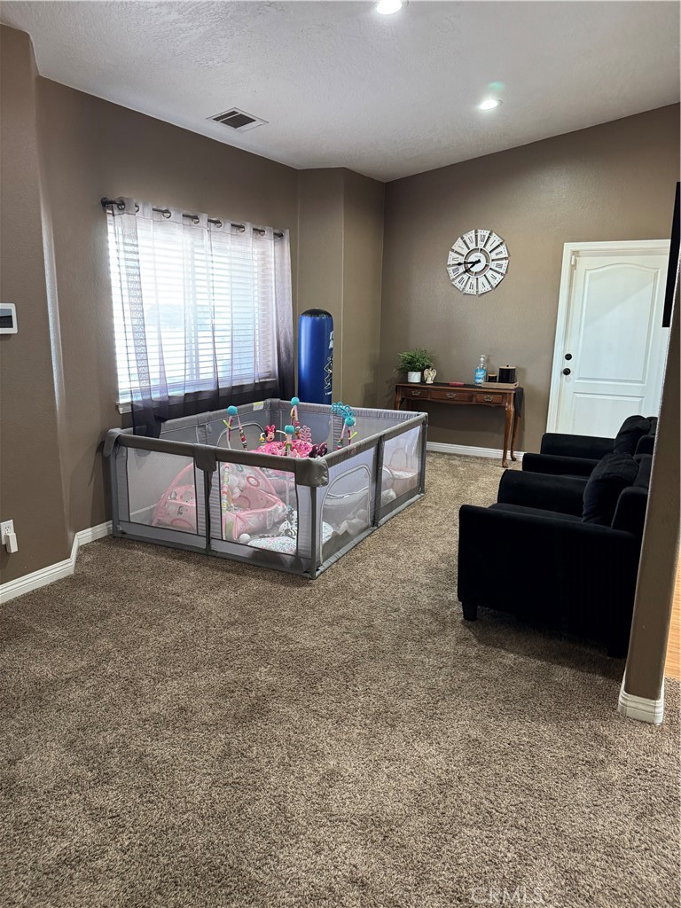21355 Roundup Way Property Photo 4